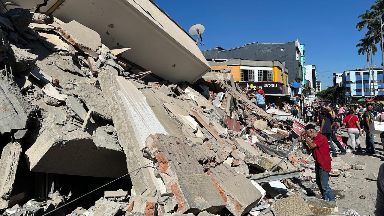 Pereira en ruinas. Duras imágenes de la ciudad tras el terremoto que se vivió en Colombia
