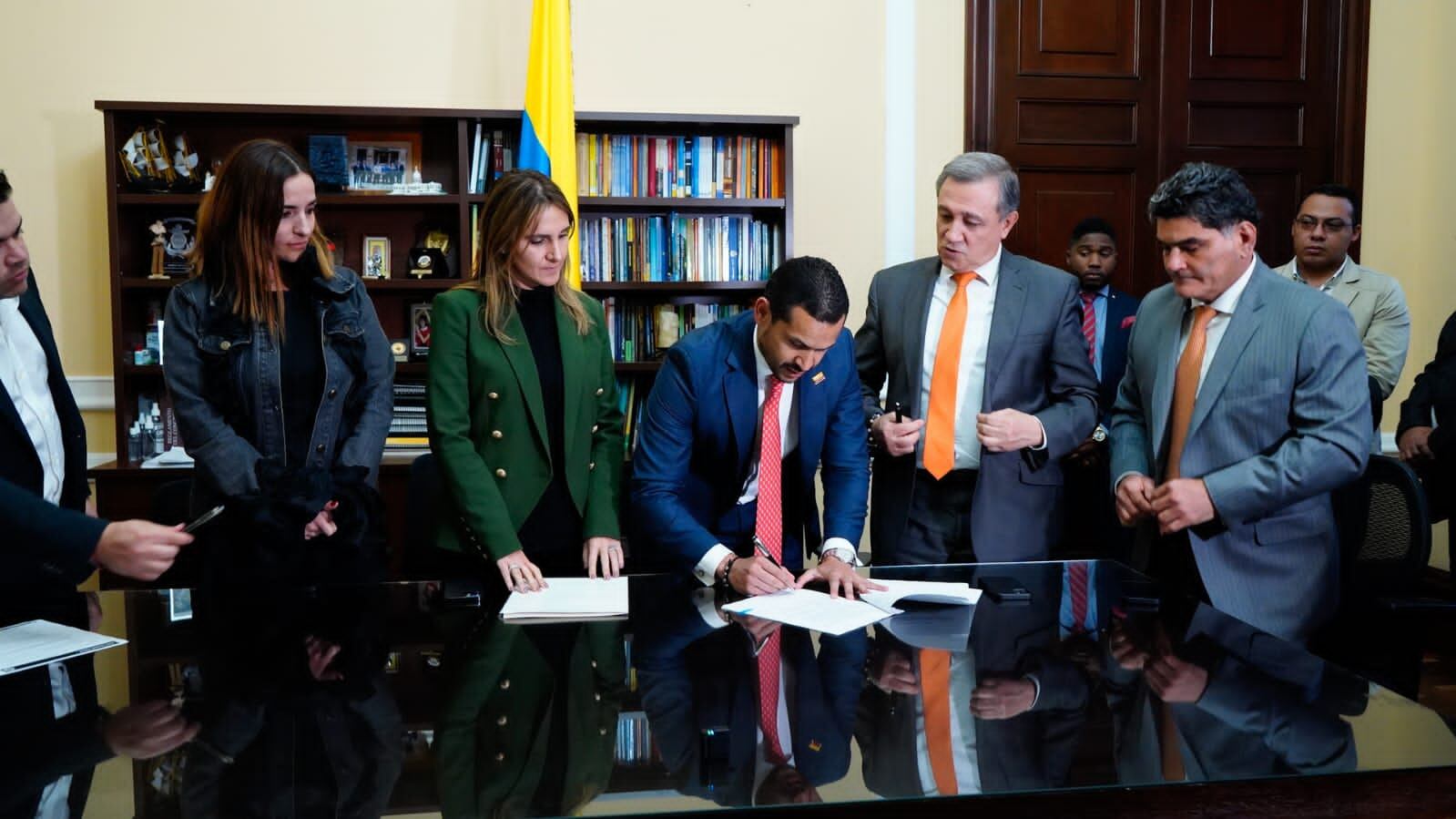 Radicación proyecto de ley por parte del Gobierno Nacional.