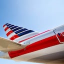Las autoridades aeronáuticas de ambos países trabajan para establecer cómo se produjeron los daños en la estructura del avión.