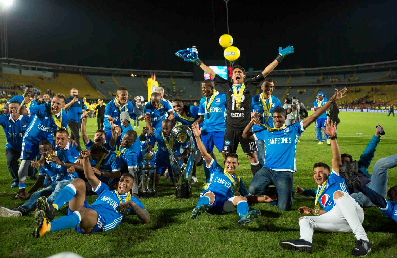 Este 17 de diciembre, en Bogotá, Millonarios hizo historia al ganar su estrella 15 venciendo a Santa Fe. Foto: Esteban Vega / SEMANA