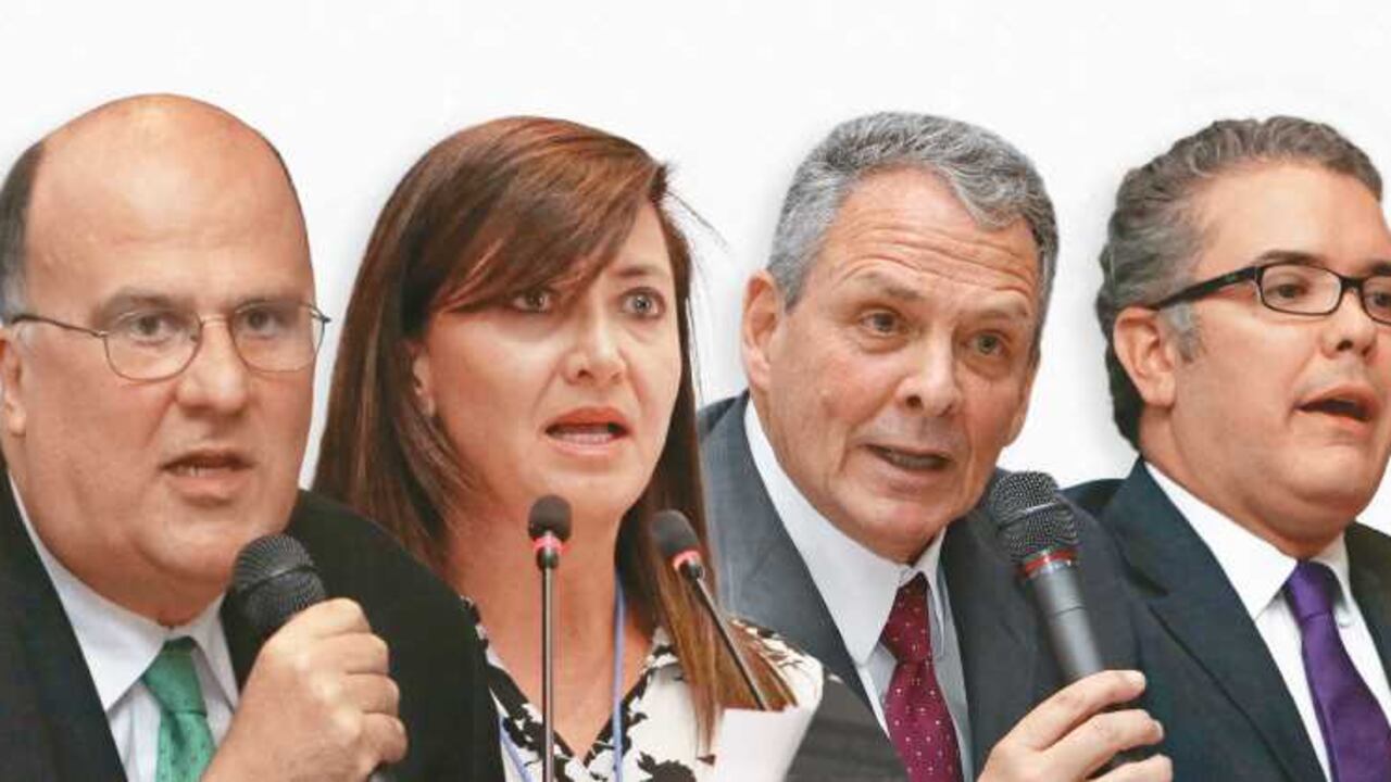 José Darío Uribe (Gerente del Banco de la República), María Teresa Uribe (Presidente de Davivienda Corredores), Juan José Echavarria (Ex codirector del banco de la República), Iván Duque ( Senador).