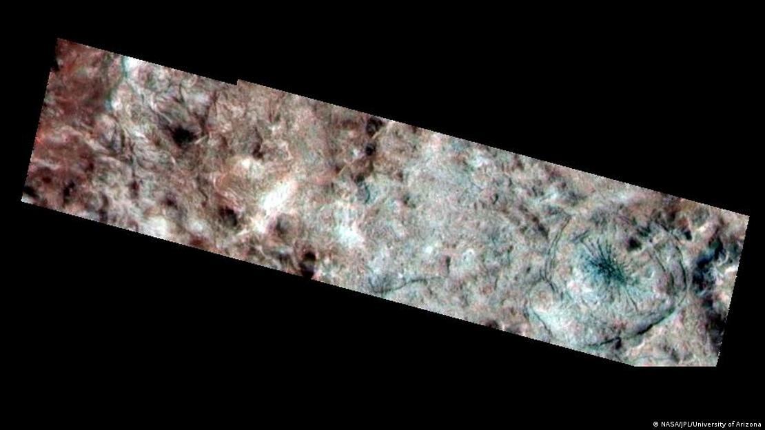 Investigadores de varias instituciones explican cómo una fractura en el hielo pudo dar origen a la formación radial.