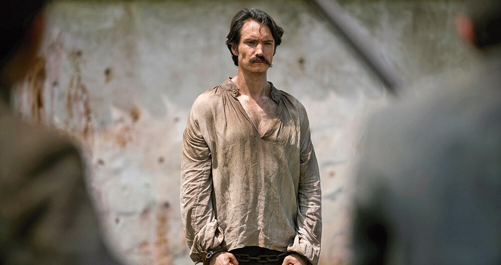 Claudio Cataño interpreta al Colonel Aureliano Buendía.