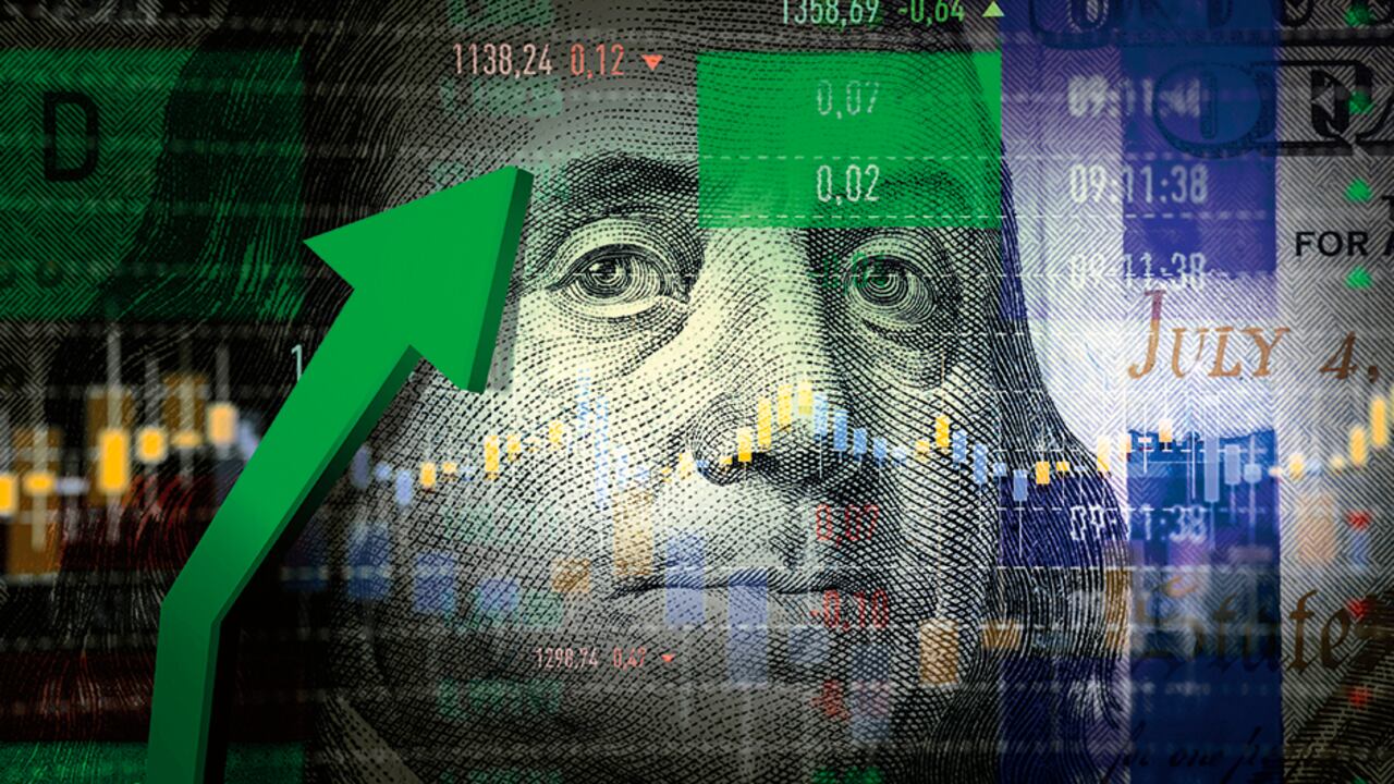 Atenci贸n: D贸lar en Colombia no par贸 de subir, rompi贸 su techo y qued贸 en $5.017