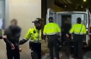 Este es el momento en el que las autoridades detinen al hombre.