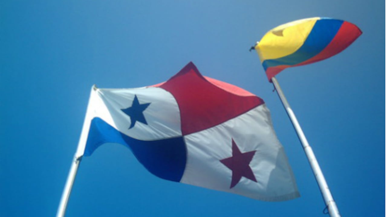 Muchas empresas con sede en Asia y Europa tienen franquicias en Panamá y valiéndose de la cercanía entre los dos países, trasladan sus locales y productos a Colombia .