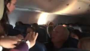 Patricia Cornwall escupió y golpeó un hombre por no usar tapabocas en un avión.