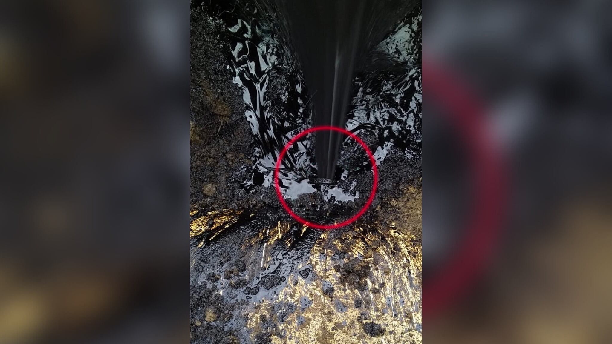 Un oleoducto estatal de Ecuador sufrió un “sabotaje” este miércoles que derivó en un derrame de petróleo cerca de una fuente de agua en la selva de la Amazonia y la suspensión de sus operaciones, informó la empresa pública Petroecuador.