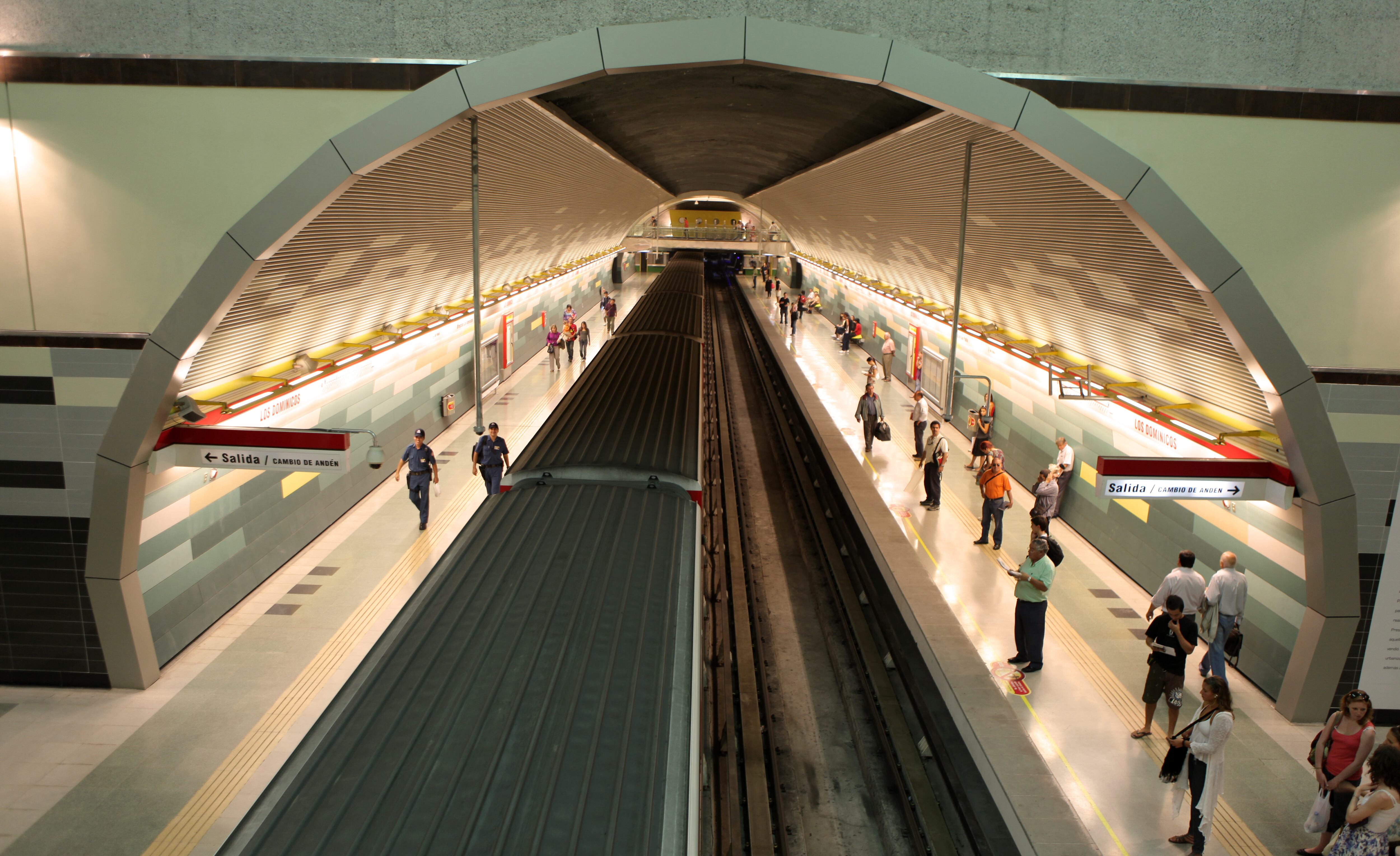 Estación de tren en el Metro de Santiago de Chile