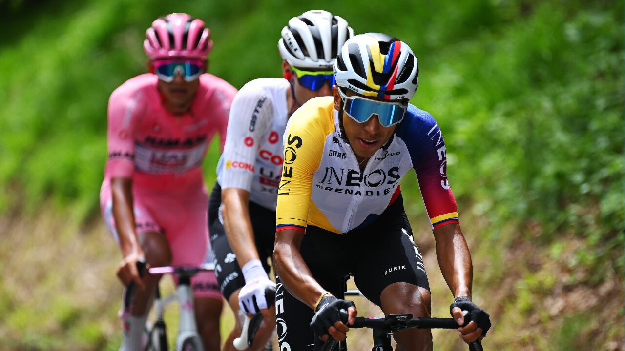 Egan Bernal recuperó el puesto en el 'top 10' del Giro de Italia tras la etapa 13