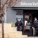 Este viernes, las autoridades de los Estados Unidos tomaron posesión de las sedes del Silicon Valley Bank, debido a las dificultades económicas que tienen en riesgo a esta entidad a una inminente bancarrota.