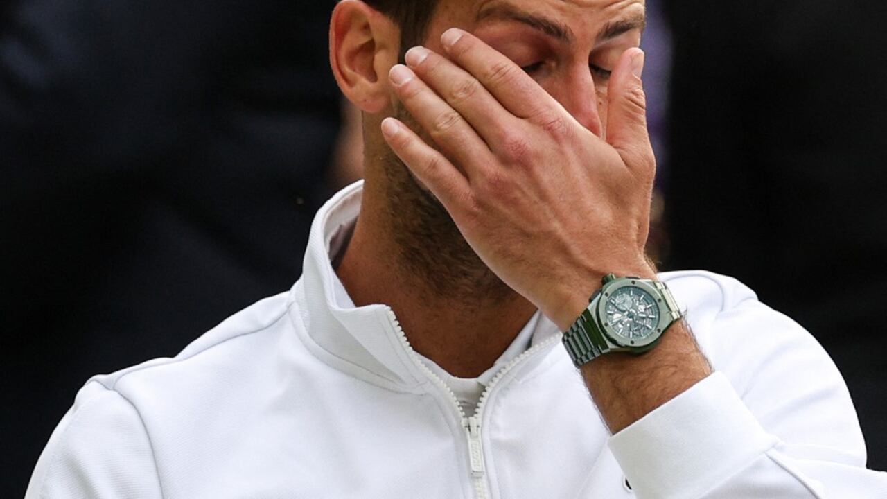Novak Djokovic tras perder la final de Wimbledon 2023.