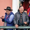 Luis Arce, presidente boliviano, celebrando que la rebelión militar no prosperó.