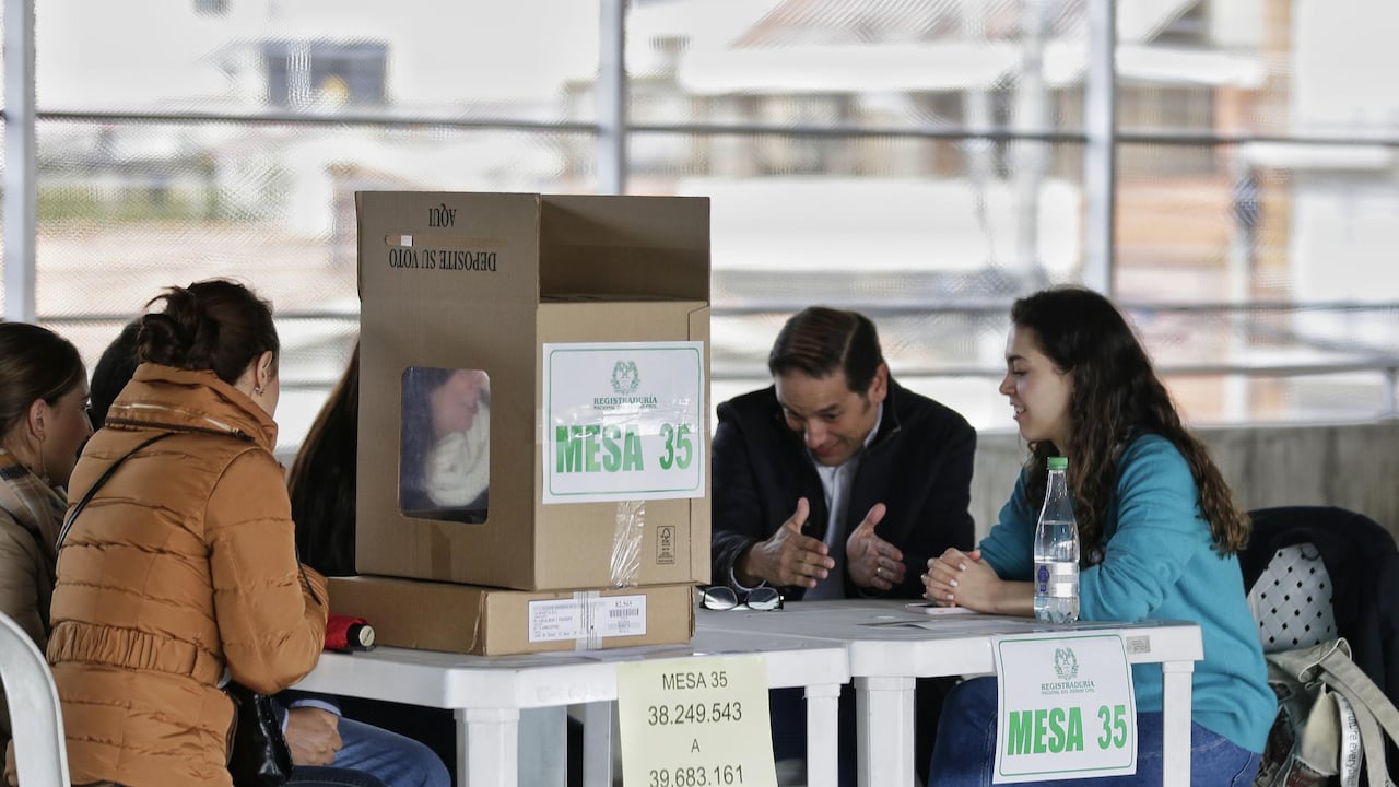 La jornada de los jurados se extiende hasta que finalice el escrutinio.