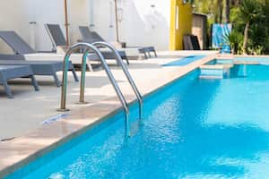 El incidente de Javier Acosta, un hincha de Millonarios destaca la importancia de reconocer las enfermedades que pueden transmitirse en estos espacios recreativos.