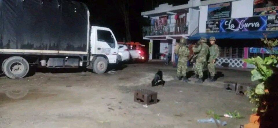 Los militares fueron atacados con explosivos.