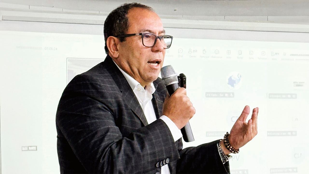 Juan garcía estradaPresidente de 4-72