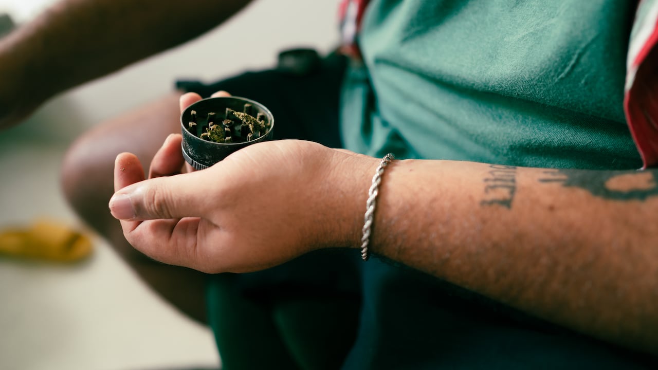 El consumo de cannabis podría desencadenar psicosis, según un nuevo estudio