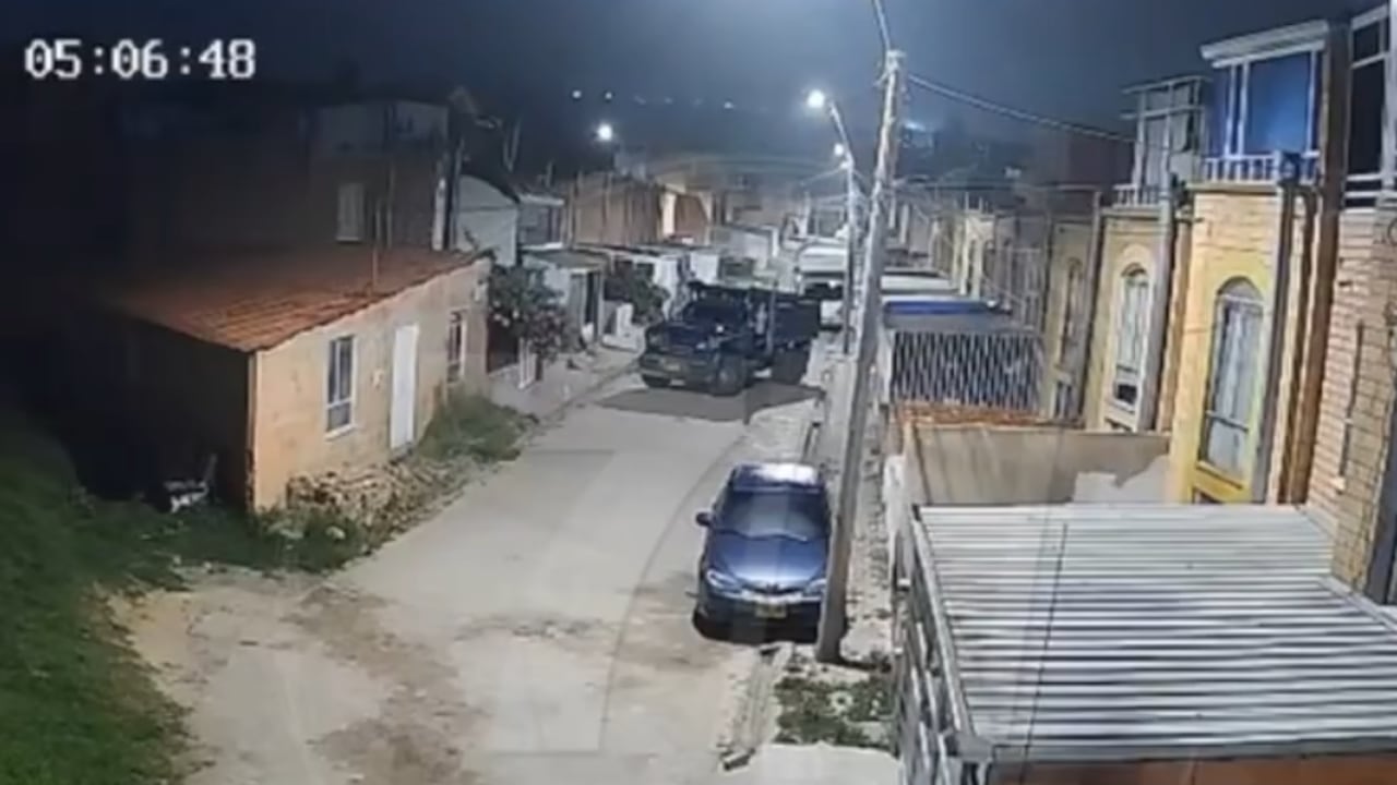 La volqueta cargada con explosivos en Tunja.