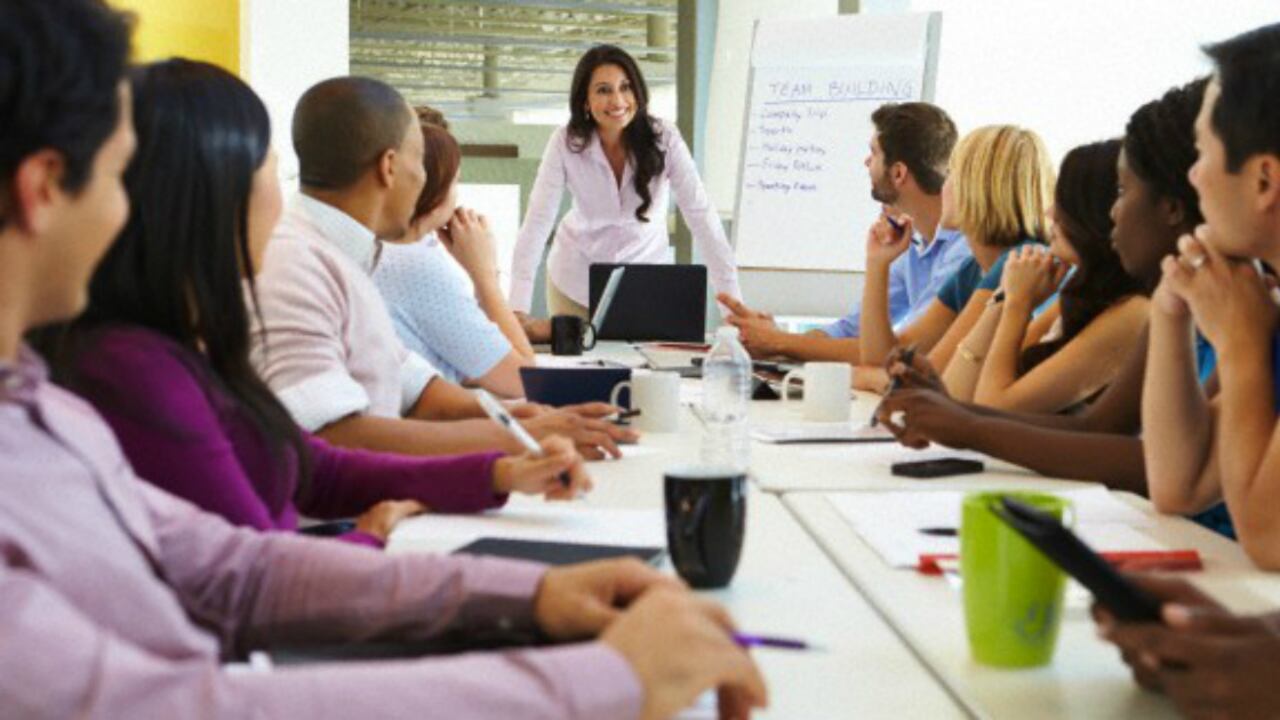 El 48% de los profesionales empleados en Colombia fue promocionado o tuvo un aumento salarial, sin embargo, no está satisfecho con su salario.