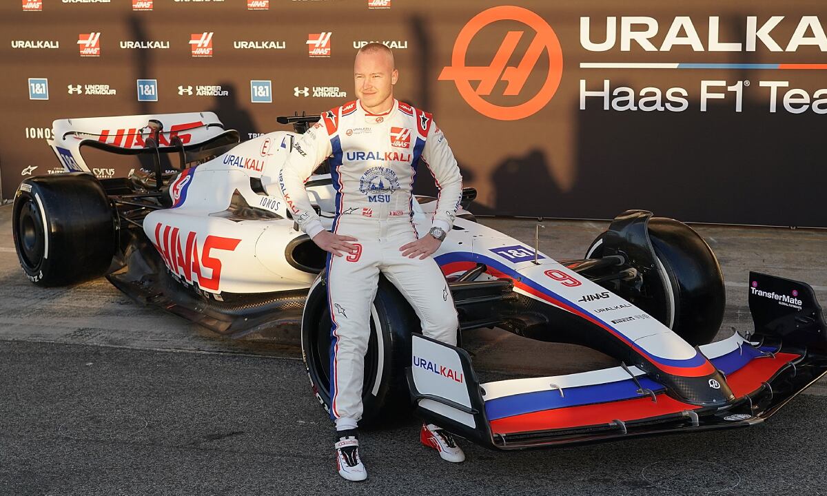 BARCELONA, SPAIN - FEBRUARY 23: . ,Presentation of the new car by Uralkali Haas F1 Team,Nikita Mazepin (RUS),Uralkali Haas F1 Team,Mick Schumacher (DEU) during Day One of F1 Testing at Circuit de Barcelona-Catalunya on February 23, 2022 in Barcelona, Spain. (Photo by Getty Images/Hasan Bratic/DeFodi Images)