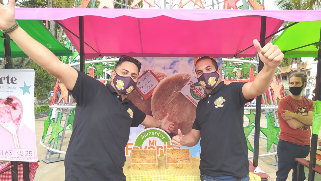 Gerardo Boscán y Carlos Muñoz crearon Alimentos Mi Favorita, para vender arepas de chócolo.