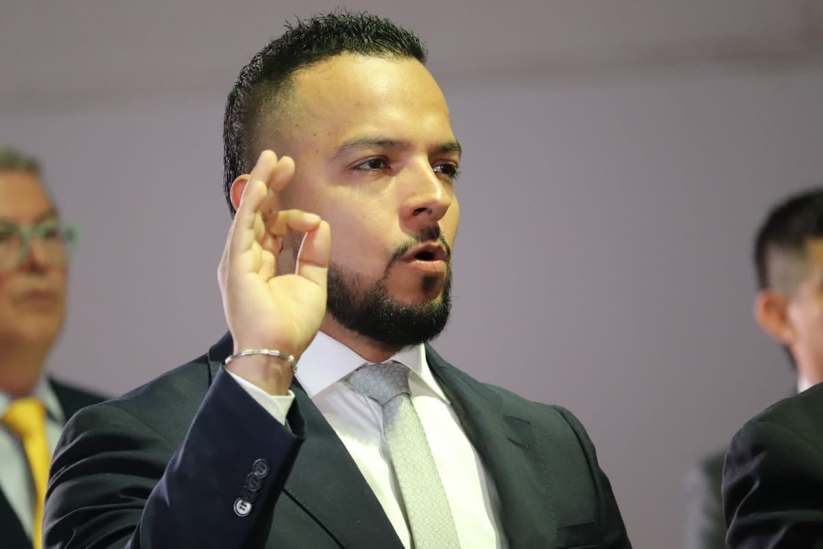 Andrés Escobar tomó juramento como primer vicepresidente del Concejo de Cali para la vigencia 2026.