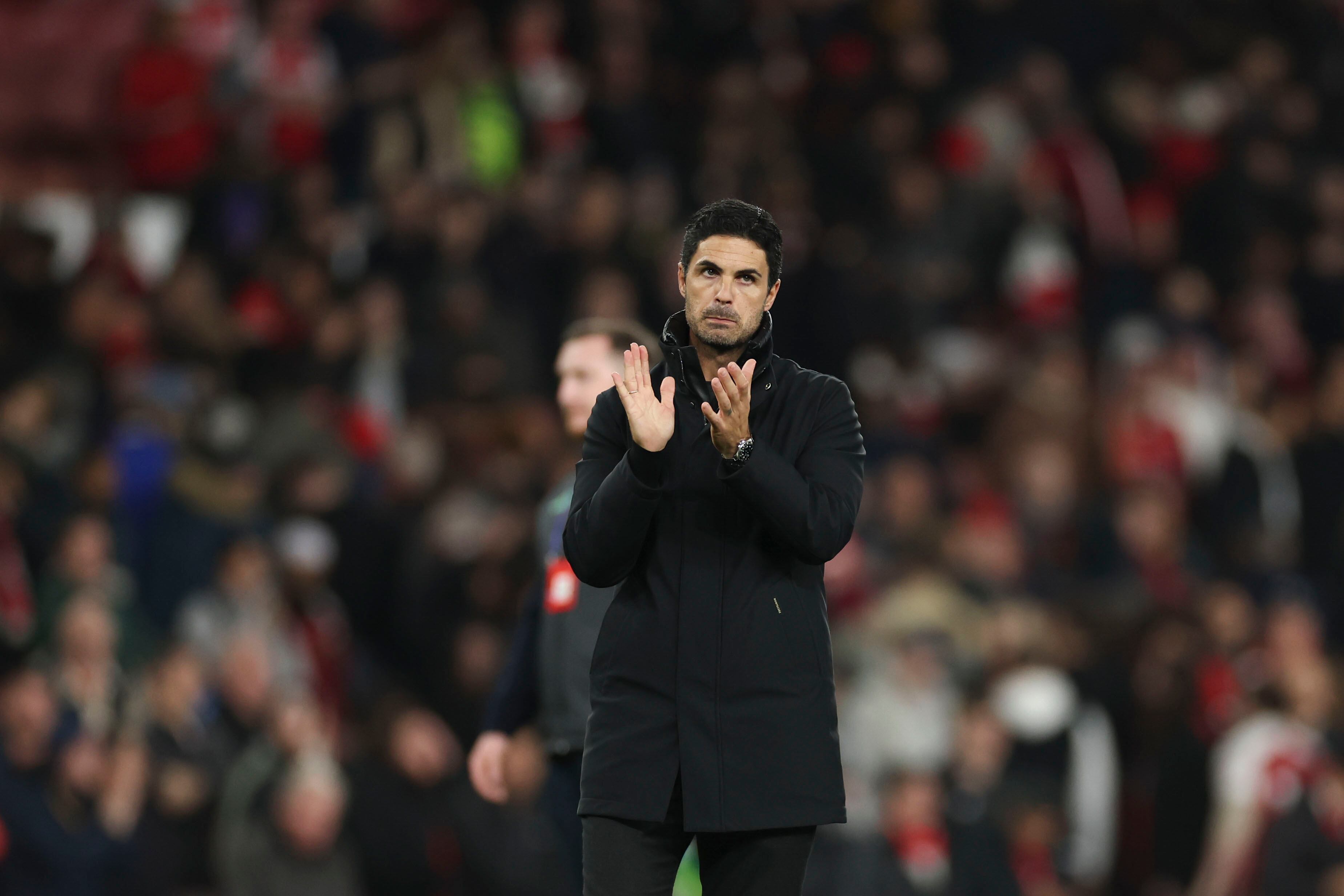 Arsenal's manager Mikel Arteta applauds to supporters at the end of the Champions League opening phase soccer match between Arsenal and Shakhtar Donetsk, at the Emirates Stadium in London, Tuesday, Oct. 22, 2024. (AP Photo/Ian Walton)