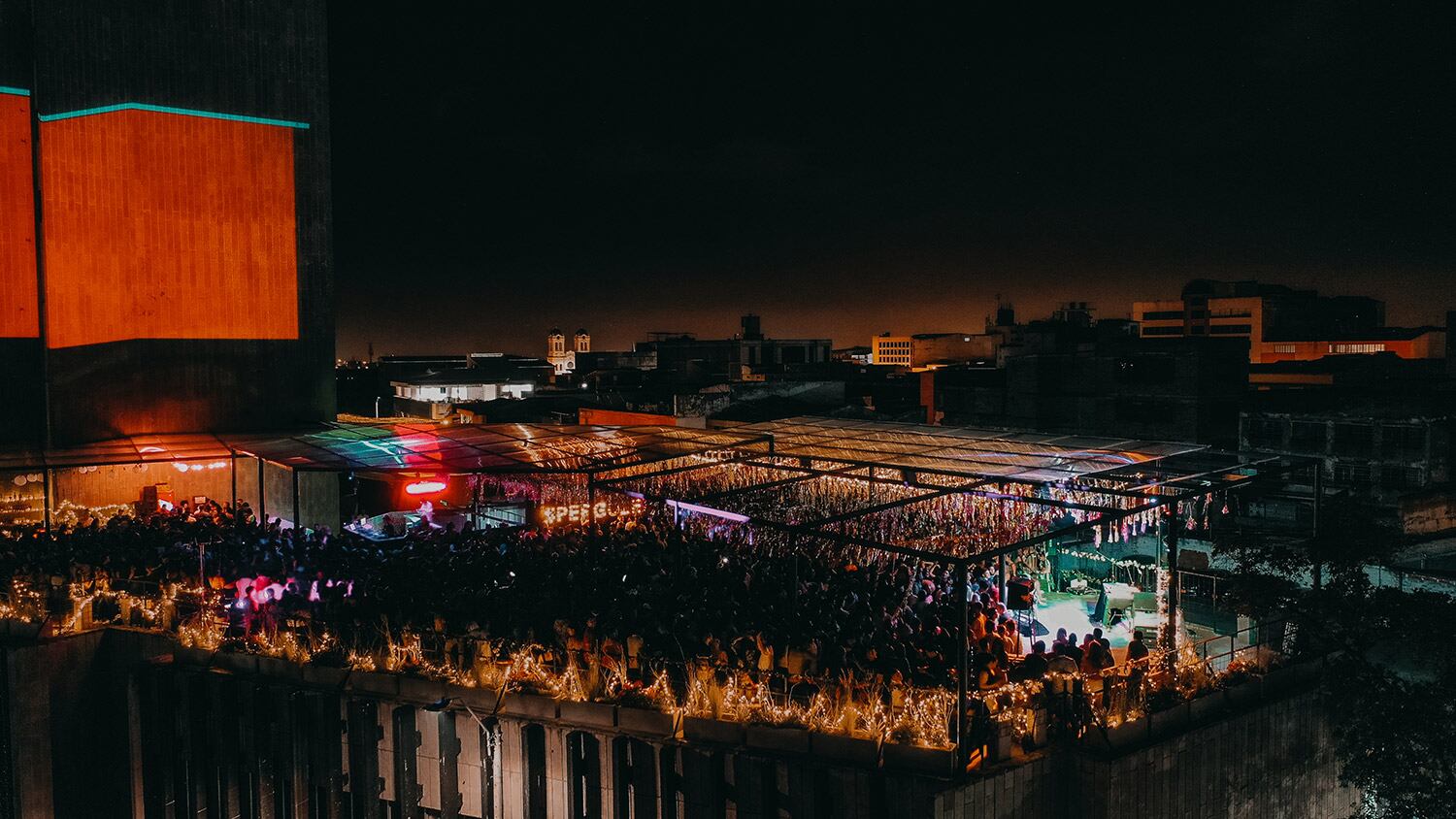La Pérgola Clandestina está ubicada en pleno centro de Cali.