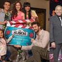 Elenco de 'Tía Alison' del canal RCN y jurados de 'Yo me llamo' del canal Caracol.