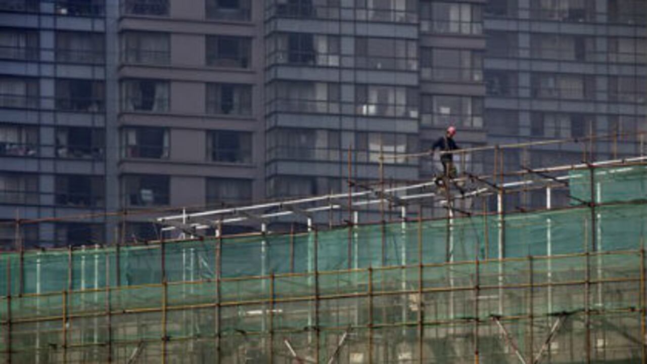 Las evidencias de estancamiento en la economía europea y la crisis del euro han puesto en vilo millones de empleos en China.