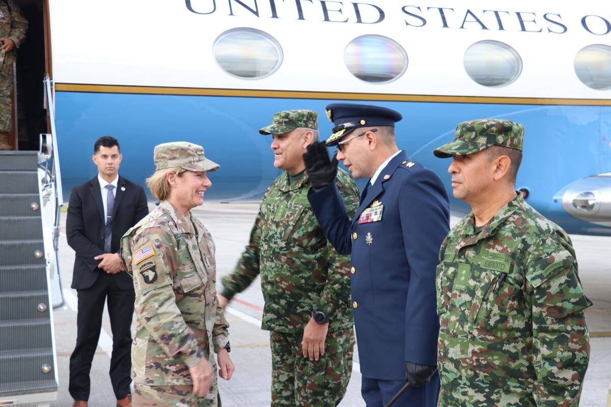 La General Laura J. Richardson acompañará al director de la NASA en la visita que realiza a Colombia.