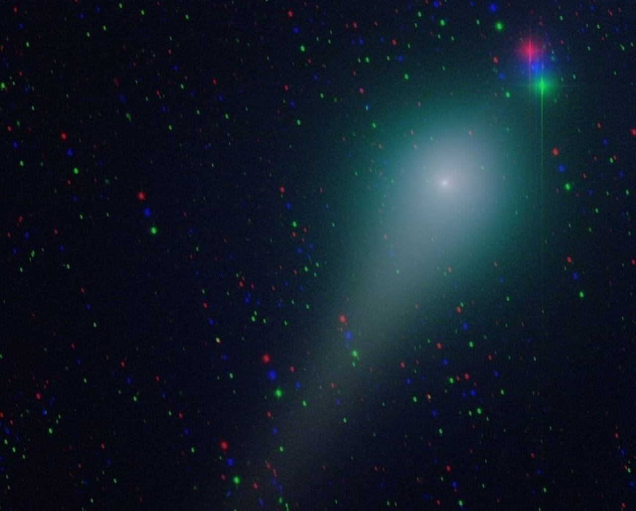 El enigmático asteroide Faetón pudo desgajarse de otra roca espacial.