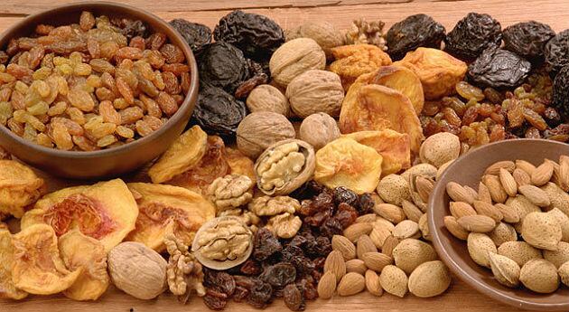 Las avellanas aportan aproximadamente 655 kcalorías por cada 100 gramos.