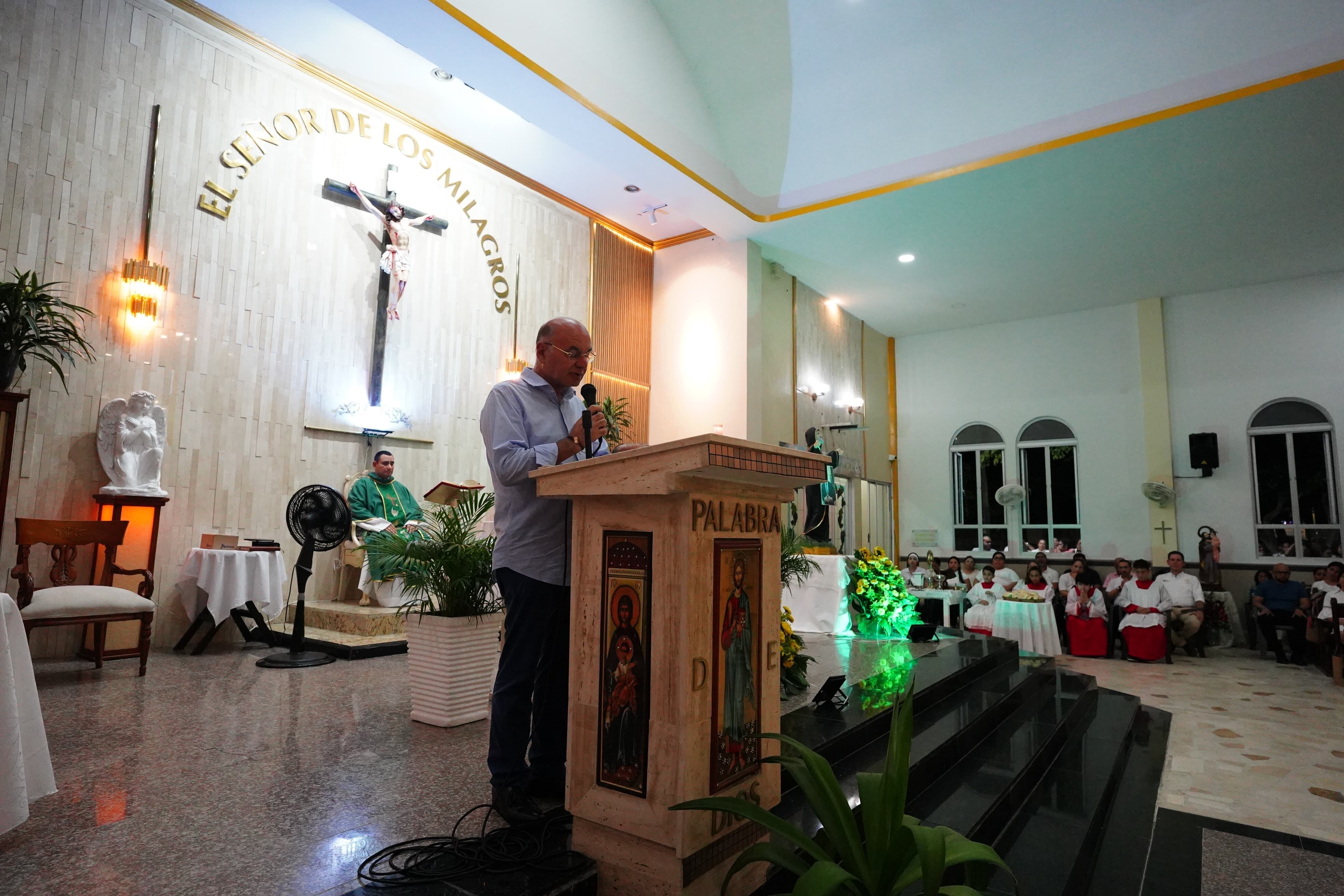 Misa por la salud de Miguel Uribe Turbay.