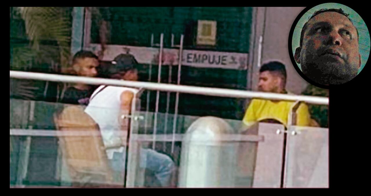 El gigantesco expediente tiene videos, chats y fotos en el que se documentan las transacciones criminales y la manera de operar de la red.