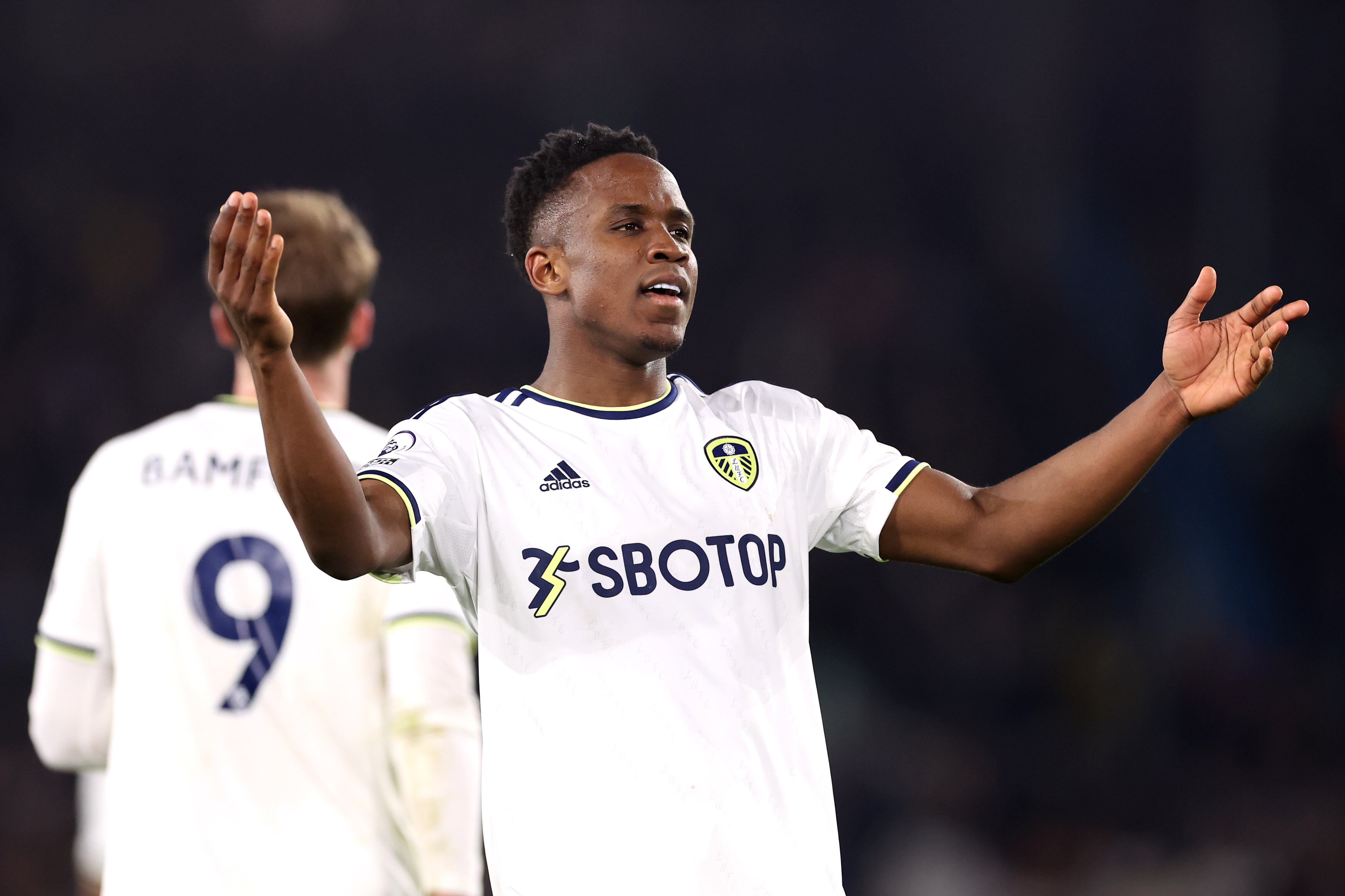 Luis Sinisterra llegó a tres goles en esta temporada por Premier League.