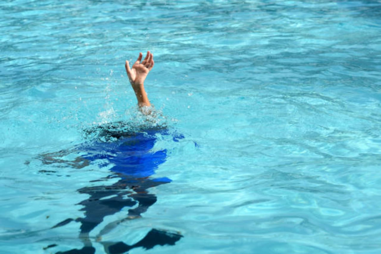 En el área de piscina al parecer no habían salvavidas.
