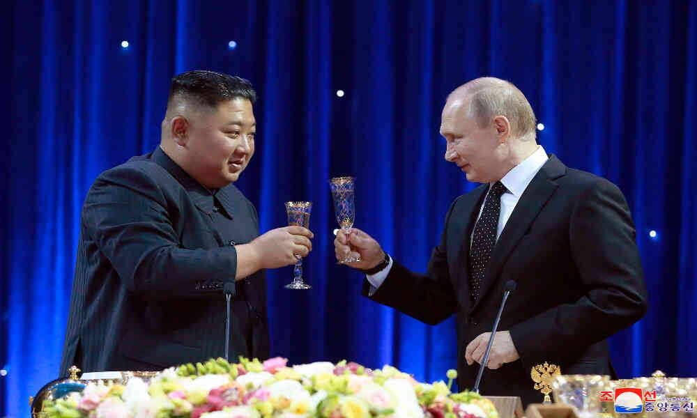 Los gobiernos de Corea del Norte y Rusia han mostrado su cercanía. FOTO: Alexander Safronov/AP