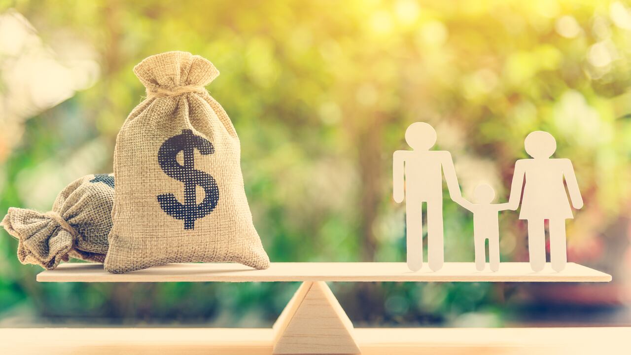 El Departamento de Estado de EE. UU. planea usar datos federales para identificar a padres con deudas elevadas de manutención infantil.