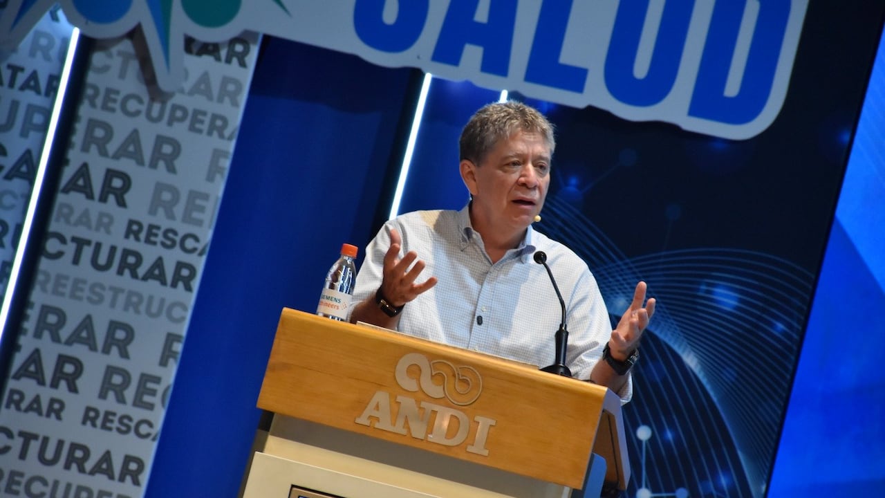 Las declaraciones del presidente Gustavo Petro sobre las exportaciones de vehículos generaron una rápida respuesta del presidente de la Andi, Bruce Mac Master.