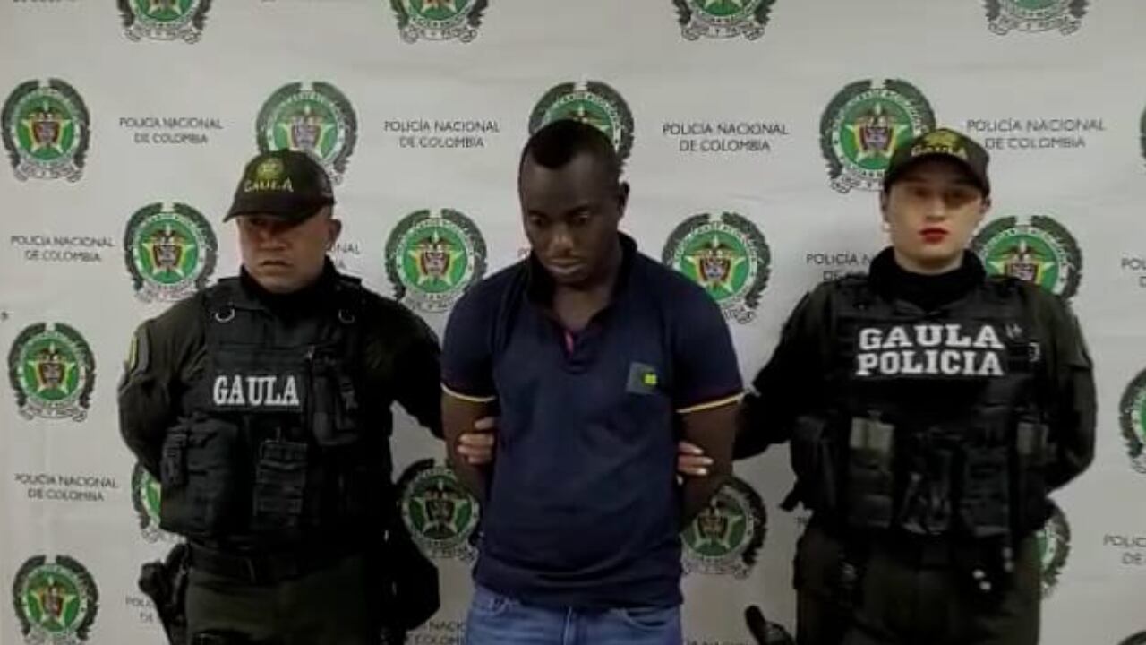 Una operación coordinada entre la Policía Nacional, a través del Gaula Élite, en articulación con la Fiscalía General de la Nación, permitió la captura de Leovigildo Mosquera, conocido como alias El Loco, quien sería cabecilla del grupo delincuencial Los Palmeños, también conocidos como los Zetas,
