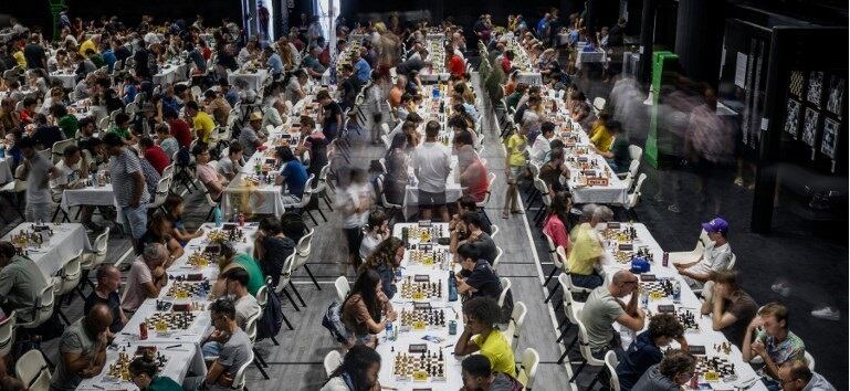 El tema ya estaba en el aire pero la carta abierta de las francesas "nos ha despertado", admitió por su parte el vicepresidente de la Federación Francesa de Ajedrez (FFE, por sus siglas en francés), Jean-Baptiste Mullon, que mostró su apoyo a las firmantes.