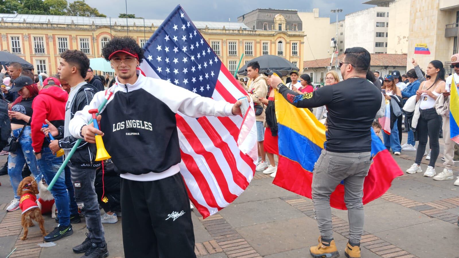 Concentración en la plaza de Bolívar de ciudadanos Venezolanos, celebración por la captura de Nicolás Maduro