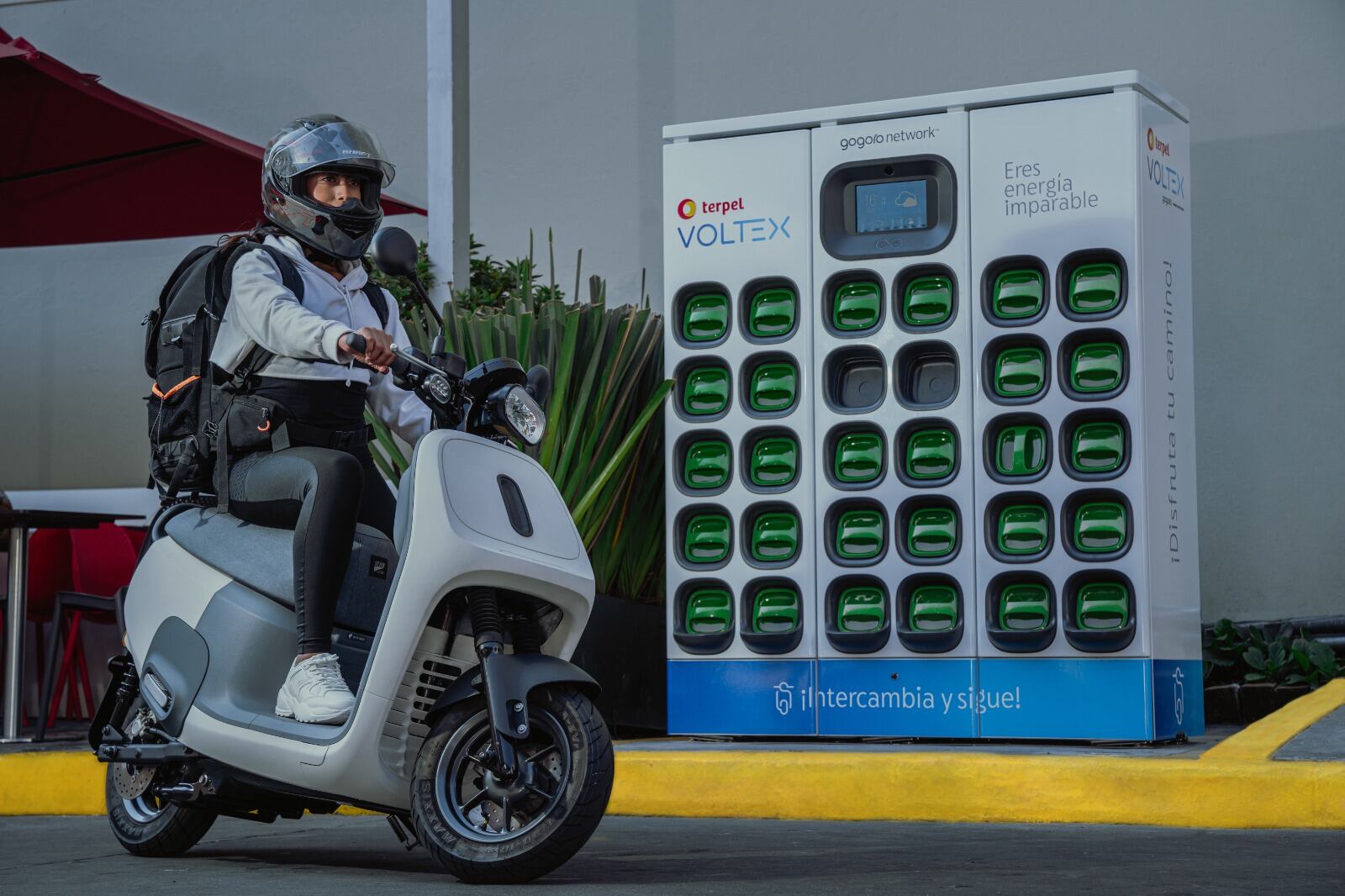 Se espera que al finalizar el año, 14 estaciones de servicio Terpel en Bogotá ofrezcan el servicio de cambio rápido de baterías.