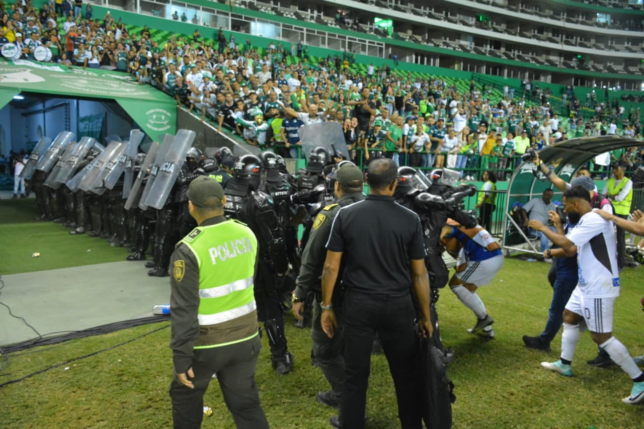 Imágenes de los desmanes que se presentaron en el estadio del Deportivo Cali, en el juego de los verdiblancos contra el Junior, por la fecha 5 de los cuadrangulares de la Liga II-2023.