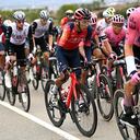 Egan Bernal corre para el Ineos la Vuelta a España.