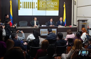 Radicación de proyecto de ley sobre sometimiento a la justicia para integrantes de grupos armados.