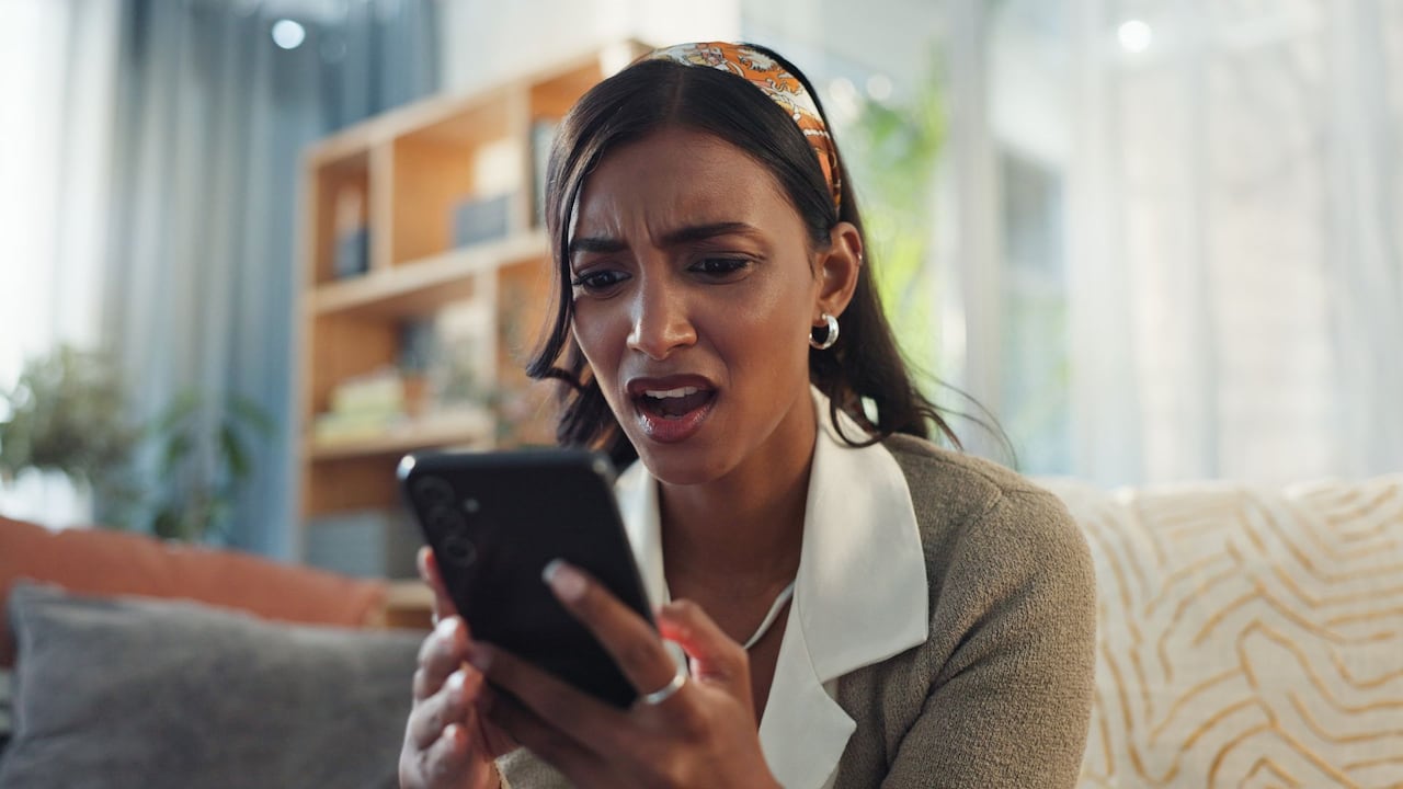 El desgaste natural del celular es inevitable con el paso del tiempo; sin embargo, ciertos errores comunes pueden acelerar la pérdida de rendimiento.