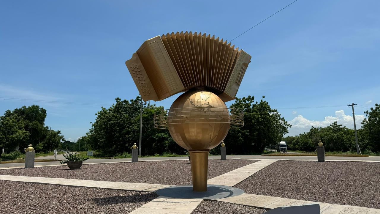 Monumento Cuna de Acordeones.